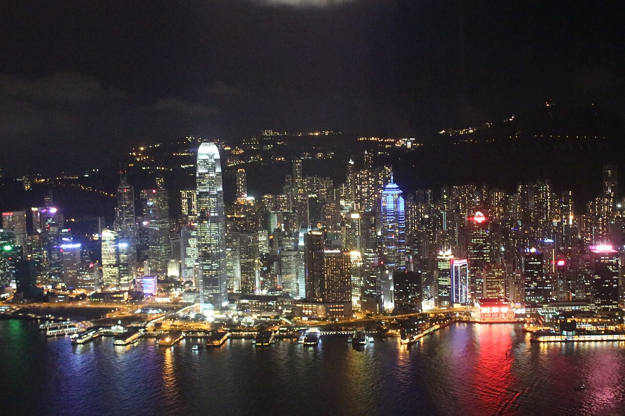 从天际100俯瞰香港城市景观